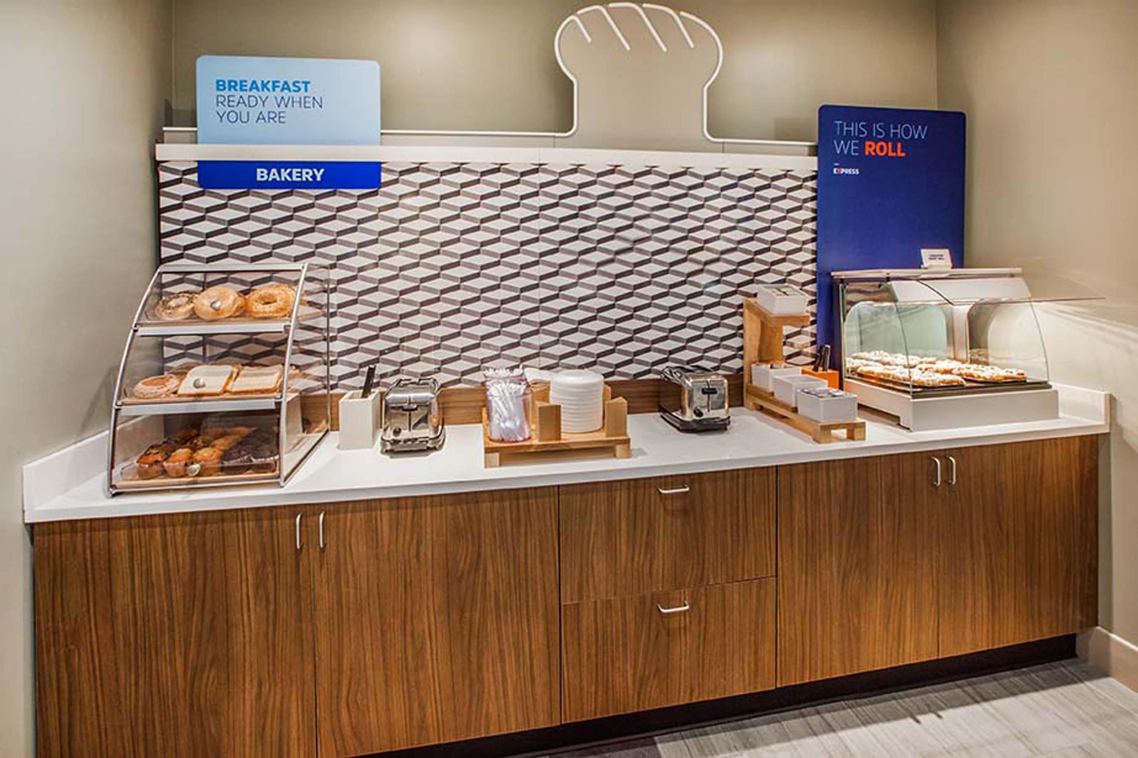 Holiday Inn Express Danville By Ihg Eksteriør billede