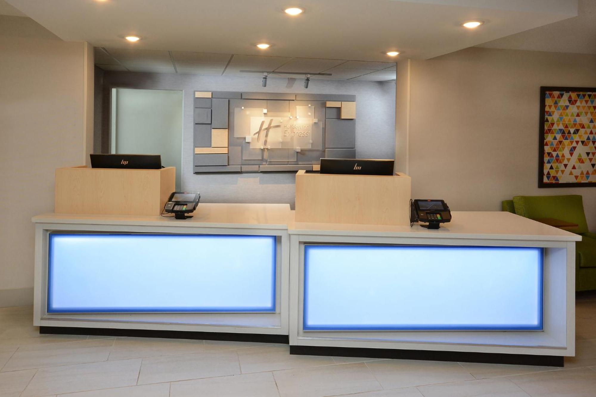 Holiday Inn Express Danville By Ihg Eksteriør billede
