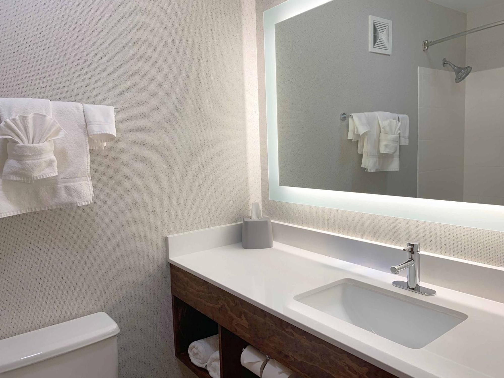 Holiday Inn Express Danville By Ihg Eksteriør billede